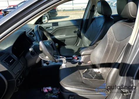 2010 Mercury Milan Premier z USA, uszkodzony, nr VIN 3MEHM0JA5AR617103